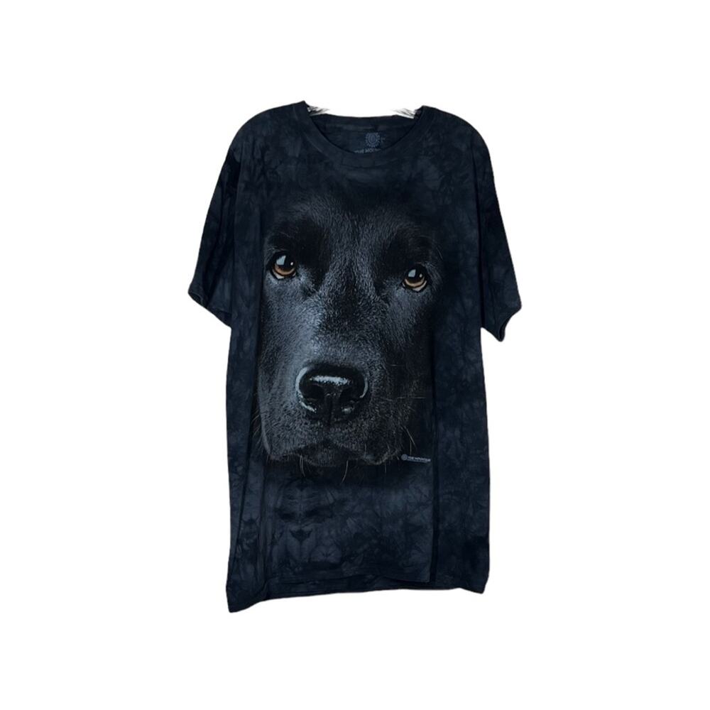 The Mountain Black Lab Front Front Hit Graphic Tee